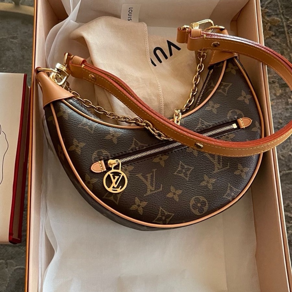 Louis Vuitton Loop Monogram - Picture 4 of 7